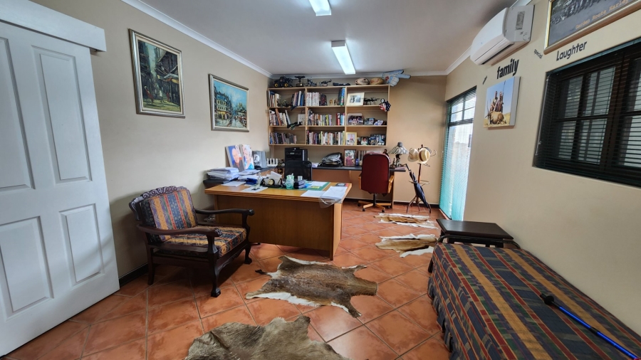 7 Bedroom Property for Sale in Bayview Western Cape